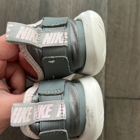 Toddler girl flex runner Nike sneakers - Picture 6 of 12